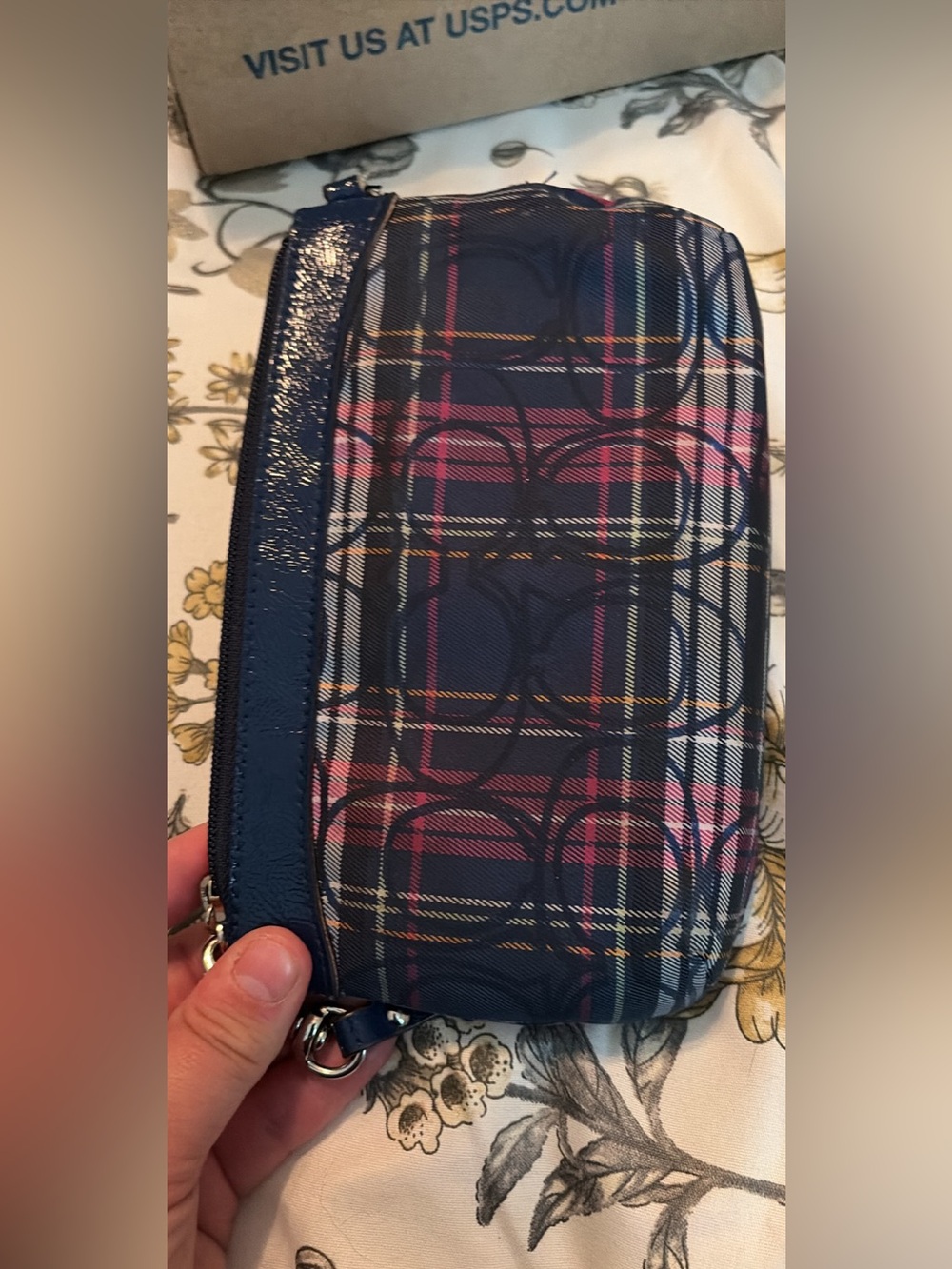 Coach wristlet - Picture 2 of 4